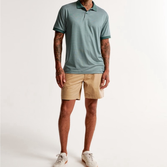 Abercrombie & Fitch Men’s Classic Epic Flex Khaki Flat Front Shorts Size 28 NWT - Picture 2 of 7